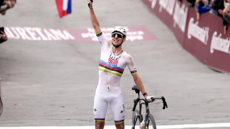 Tadej Pogacar prêt à briser la malédiction à Milan-Sanremo