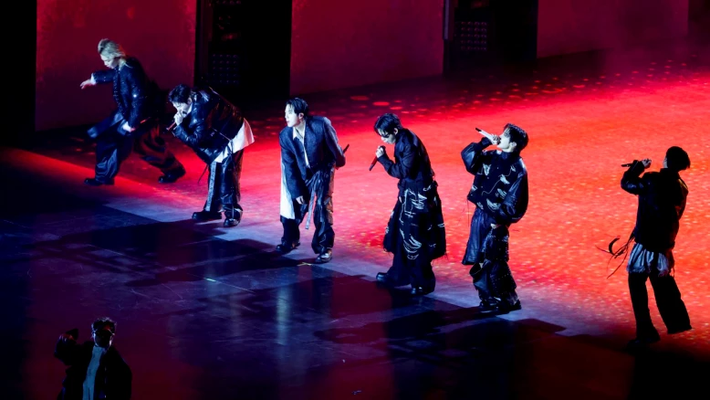 BTS réunit 104 000 fans à Séoul pour leur retour après 4 ans