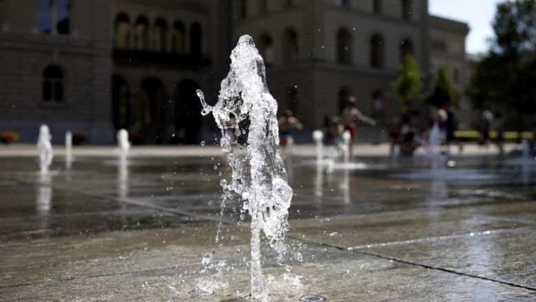 Les jets d'eau de la Place fédérale à Berne redémarrent lundi à 11h