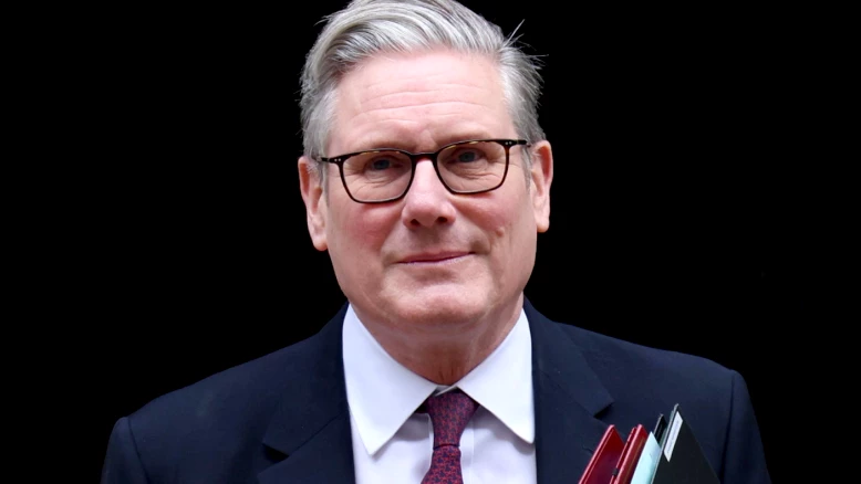 Londres autorise la saisie de navires russes sanctionnés en Manche