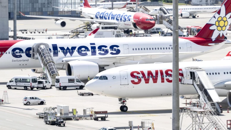 Swiss et Edelweiss relèvent les suppléments carburant face au kérosène