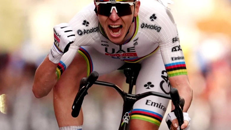 Pogacar remporte le Tour des Flandes : 3e victoire et 12e monument