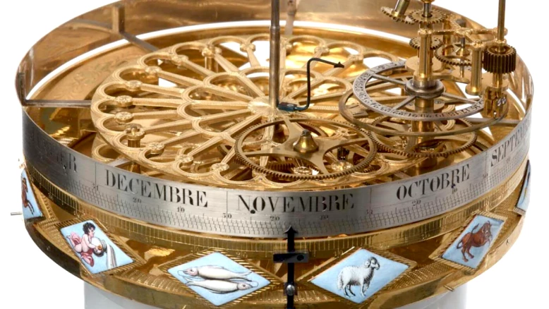 MIH : chronomètre de Lucy Grossmann et pendule Copernic exposés