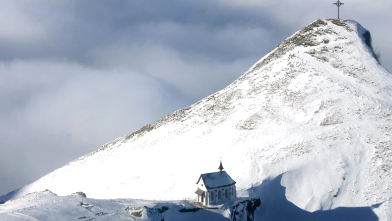 Nidwald : adolescent de 18 ans héliporté après une avalanche au Pilate