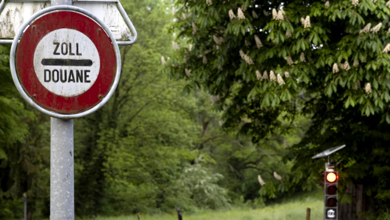 Les douanes saisissent 320 e-cigarettes jetables au Locle