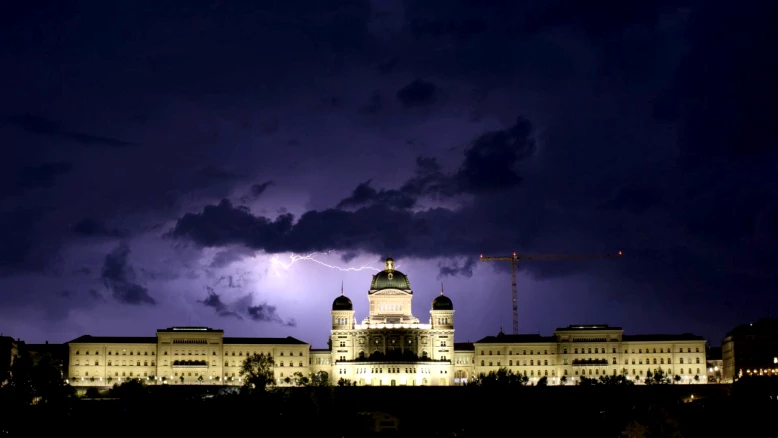 Baisse des éclairs en Suisse en 2025 : 22'000 impacts (-25%)