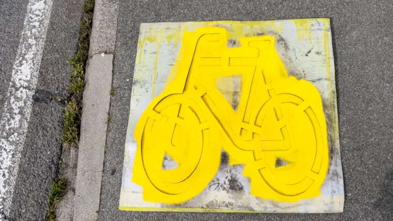 Travaux pour adapter la route suisse aux vélos de Prangins à Dully