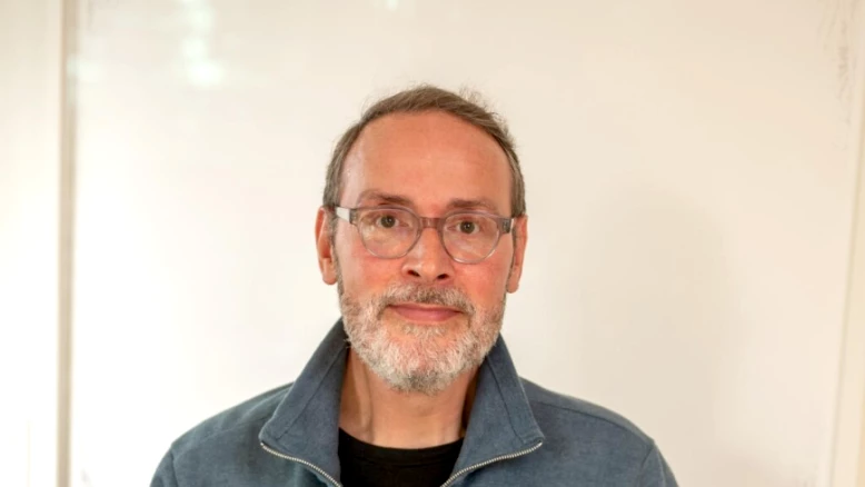 Arnaud Robert (RTS) élu journaliste de l'année aux Swiss Press Awards