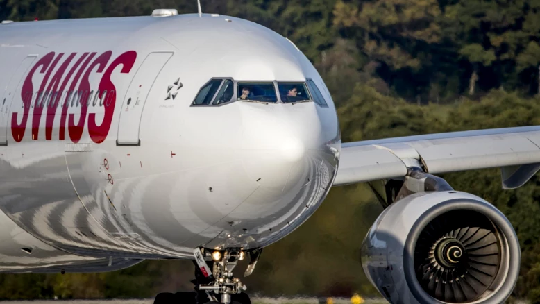 Vol Swiss LX147 évacué d'urgence à Delhi après un problème moteur