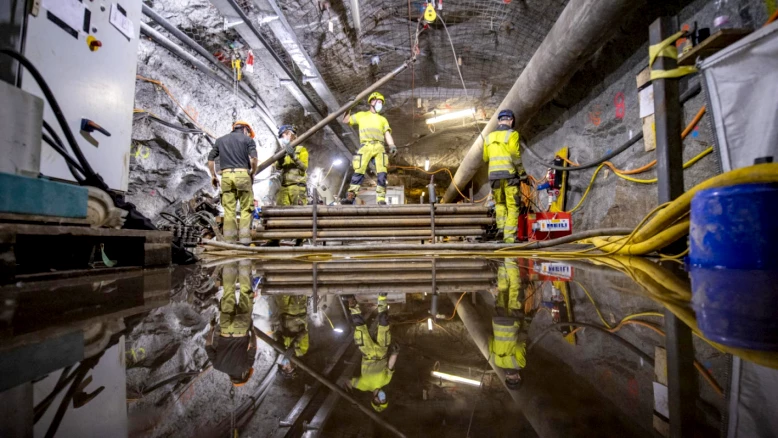 Des chercheurs provoquent des microséismes artificiels au Tessin