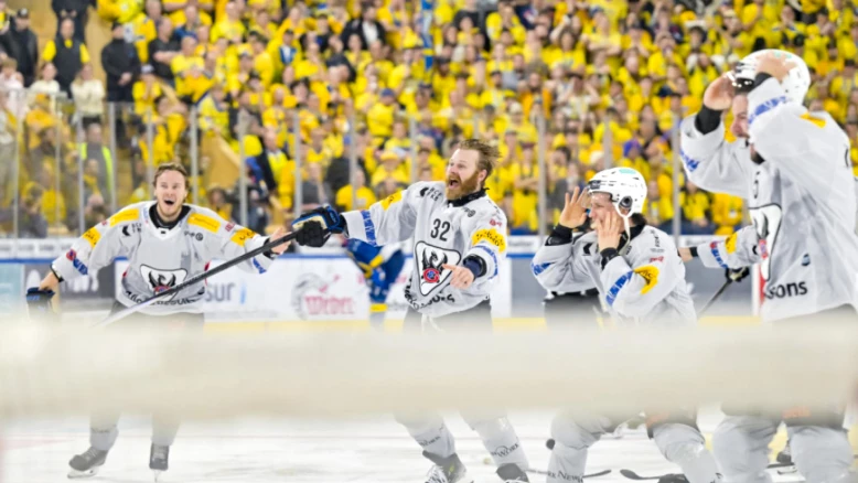 Lucas Wallmark offre le titre de champion suisse à Fribourg-Gottéron