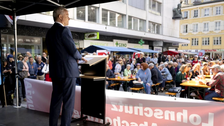 Beat Jans met en garde contre 'Pas de Suisse à 10 millions'
