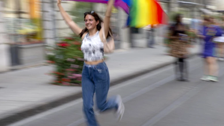Genève : campagne LGBTIQ+ exister/résister contre les postures réacs