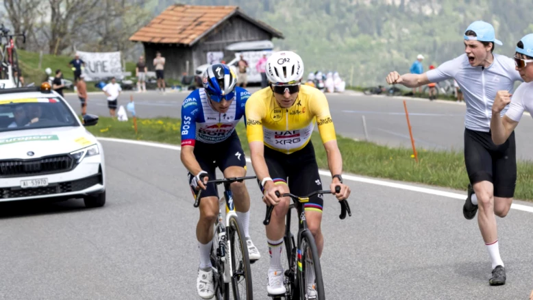 Tour de Romandie : Pogacar (maillot jaune) s'impose au col du Jaun