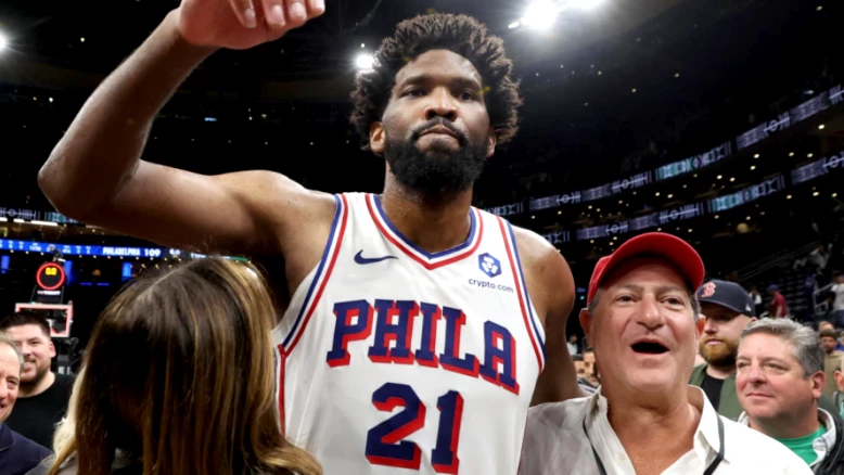 En play-offs, Embiid et les Sixers renversent les Celtics en match 7