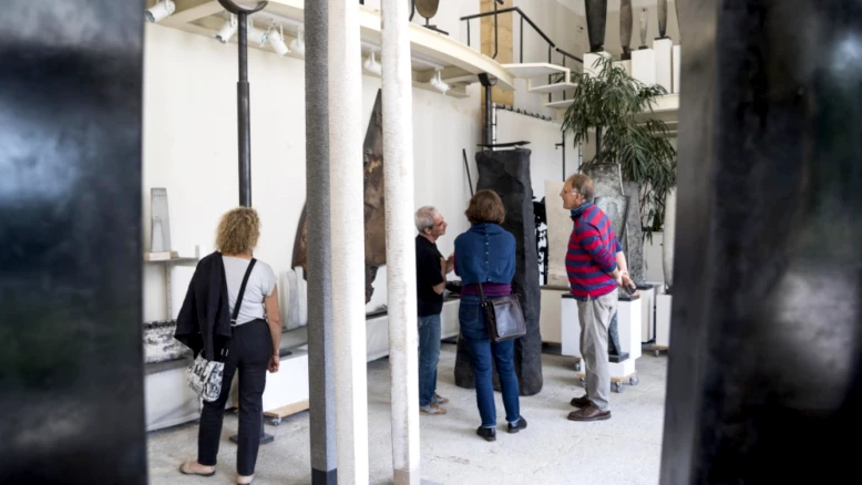Lausanne : 83 artistes ouvrent leurs ateliers APERTI, 4 300 visiteurs