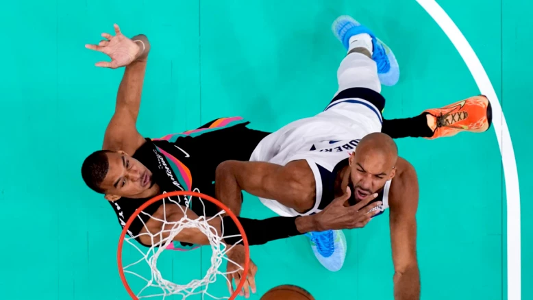 Wolves surprennent les Spurs en demi-finale, Wembanyama 12 contres