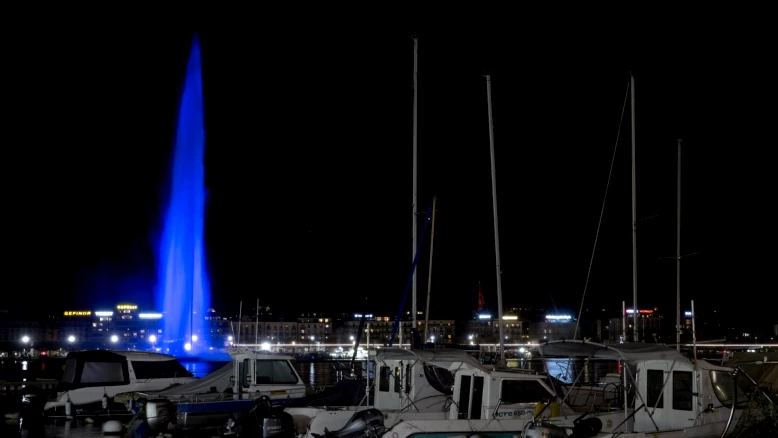 Monuments suisses illuminés en bleu pour la journée d'action EM