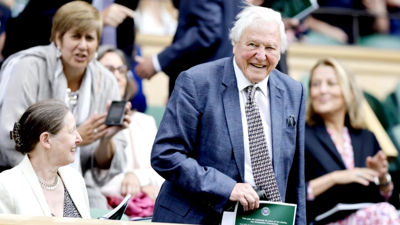 David Attenborough fête ses 100 ans : icône britannique de la nature