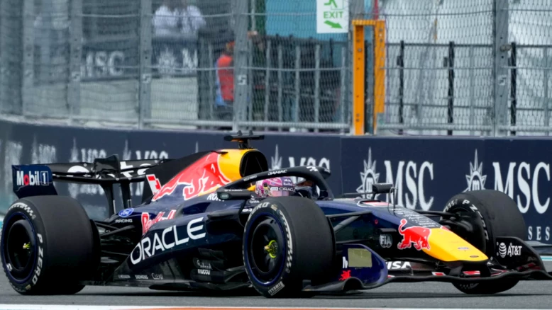 FIA : moteurs thermiques privilégiés en F1 dès 2027