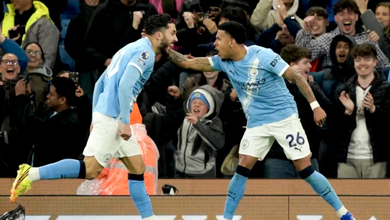 Manchester City revient à deux points d'Arsenal en Premier League
