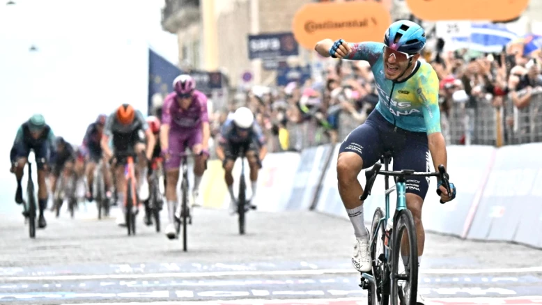 Ballerini s'impose à Naples après une chute, Eulalio conserve le rose