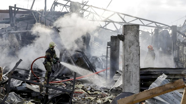 Kiev en deuil après des bombardements : au moins 24 morts