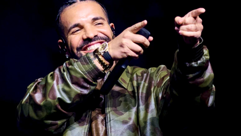 Drake : sortie massive de 43 titres en trois albums