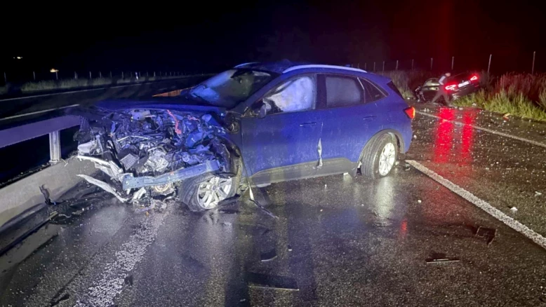 A12 sud fribourgeois : 5 accidents, 19 véhicules, 10 blessés