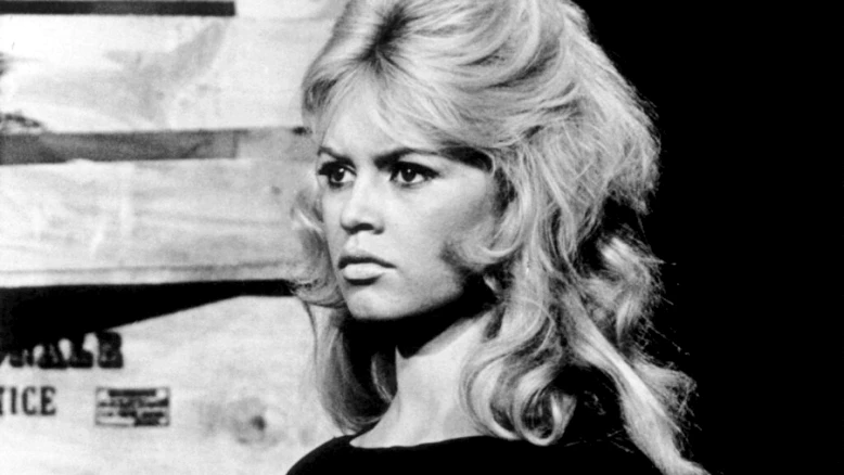 Cannes : la plage Macé rebaptisée Brigitte Bardot