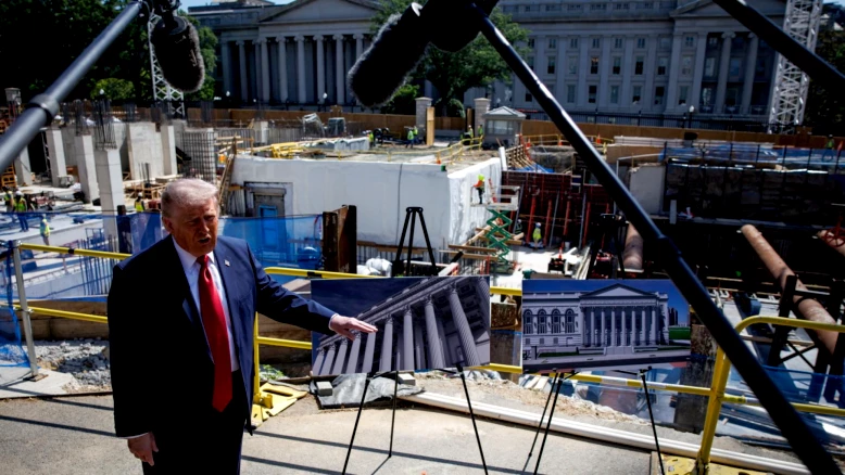 Maison Blanche : Trump visite le chantier de la future salle de bal