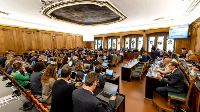 Comptes 2025 de l'État de Fribourg : les députés valident un excédent