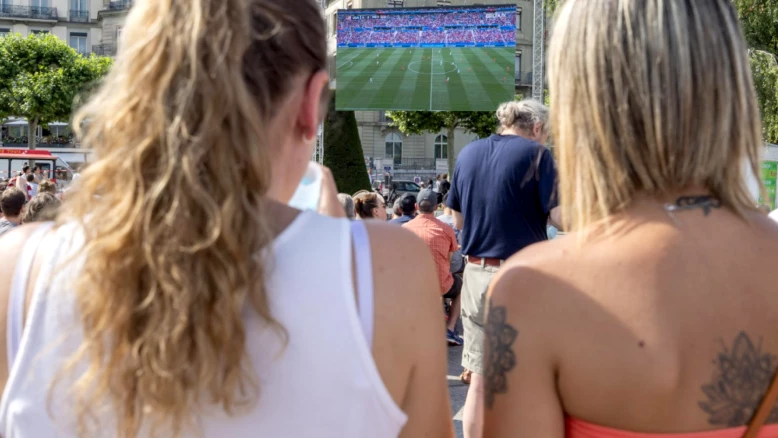 Genève autorise les écrans sur les terrasses pour la Coupe du monde