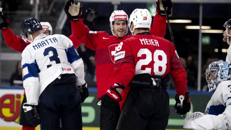 La Suisse bat la Finlande 4-2 au mondial et affrontera la Suède