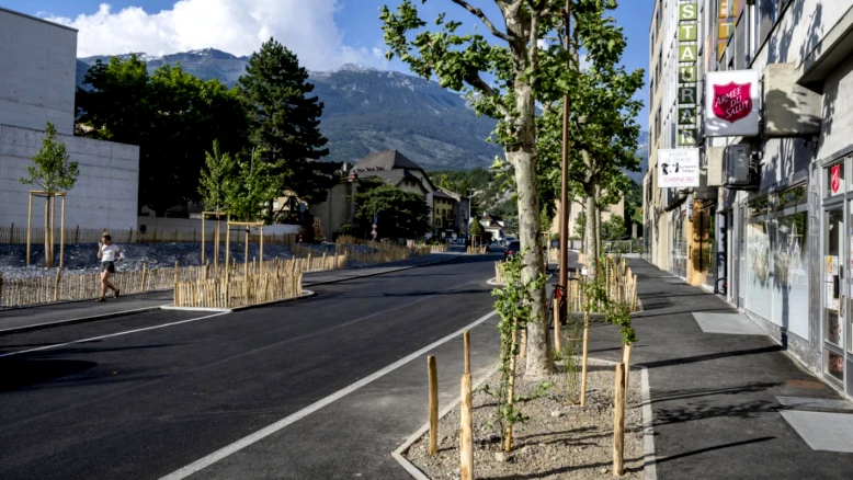 Sierre inaugure l'avenue Max Huber : réaménagement végétalisé
