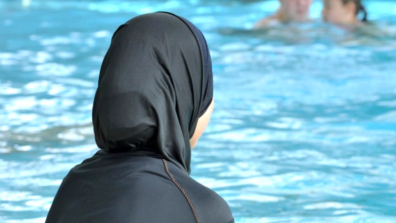 Genève : recours contre l'interdiction des maillots de bain longs