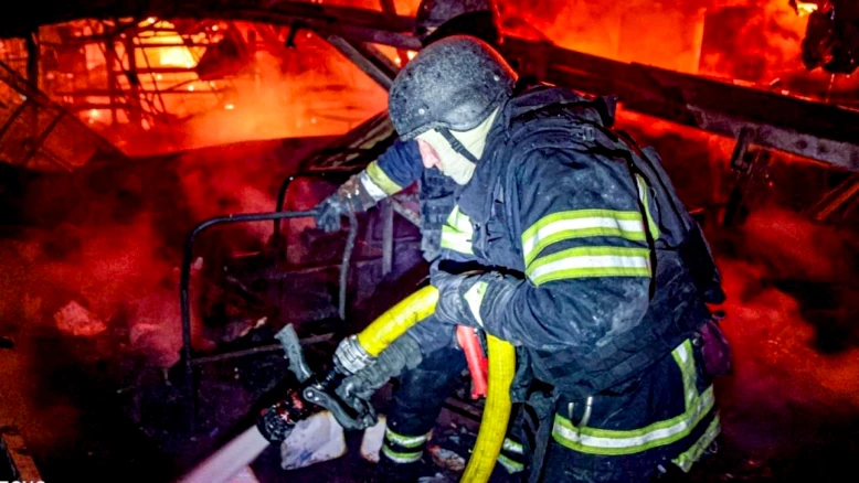 Ukraine : frappes russes près de Kharkiv tuent quatre civils