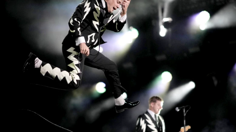 Festi'neuch : 25e édition à guichets fermés, Aubert et The Hives