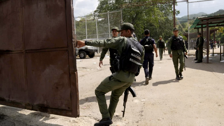 Venezuela : la maison d'un chef de gang pillée après sa fuite