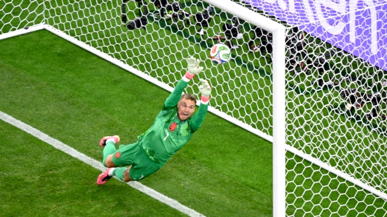 Pays-Bas et Japon se quittent sur un nul 2-2 à Arlington