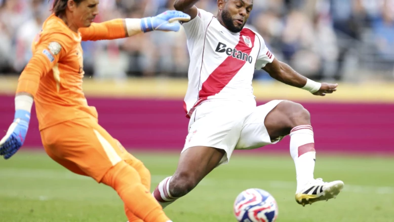 Inter Milan domine River Plate 2-0 et se qualifie pour les 8es de finale