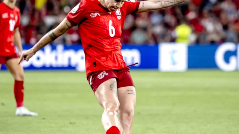 Deux Suissesses dans l'équipe idéale de l'Euro 2025 par Kicker