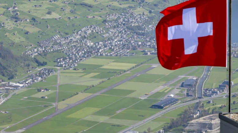 Interprétations Partisanes des Récits Nationaux Suisses