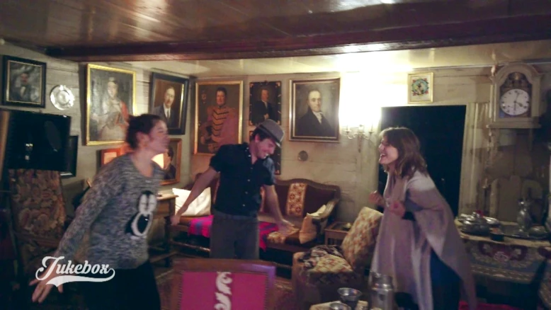 De L'un à L'autre de Sophie de Quay et bien d'autres.