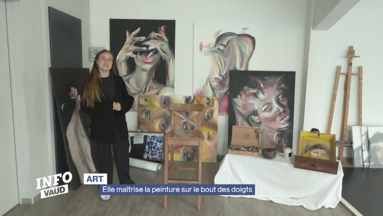 Aurora Mesot maîtrise la peinture sur le bout des doigts