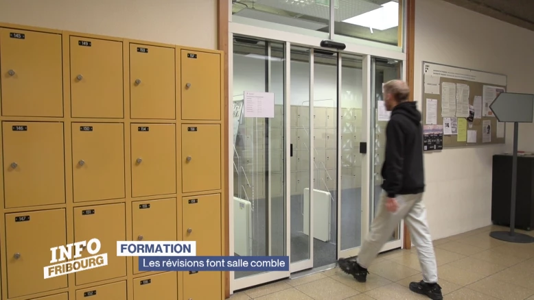 Manque de places pour réviser à la biblio