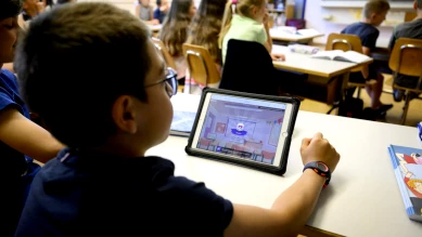 Fribourg : étude pour soutenir les parents dans l'éducation numérique