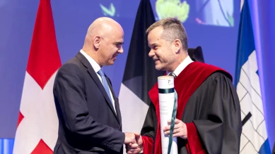 Alain Berset nommé docteur honoris causa par l'université de Fribourg
