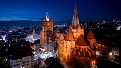 Nouvel éclairage de la cathédrale de Lausanne, économe et respectueux