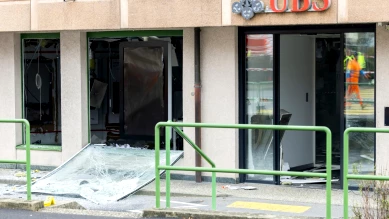 Distributeur dynamité à Gland (VD) — gros dégâts, auteurs en fuite